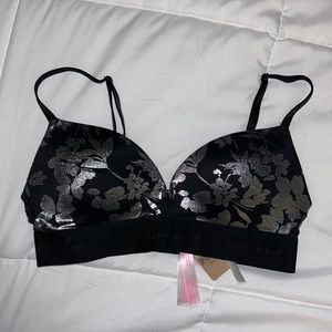 NWT PINK Victoria’s Secret “Wear Everywhere Wireless Push Up” Bra